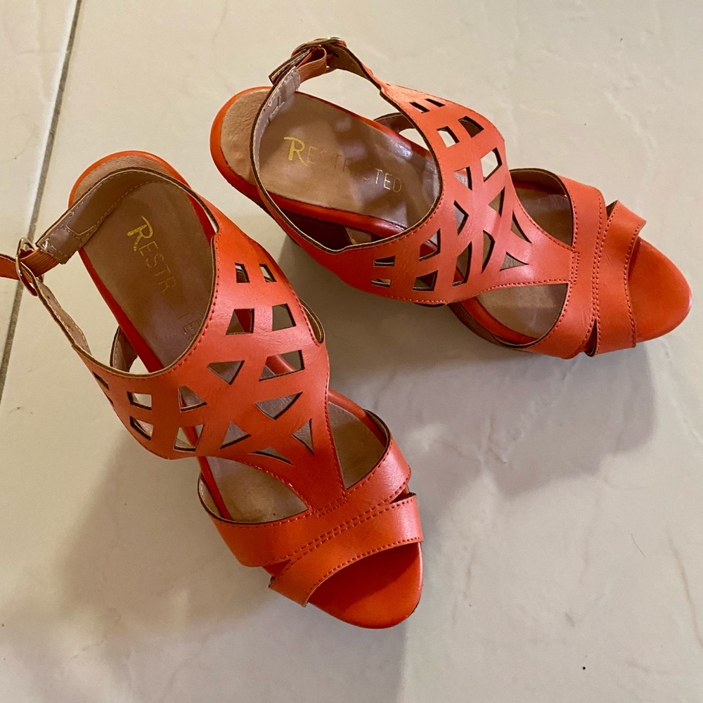 Coral wedge sandals